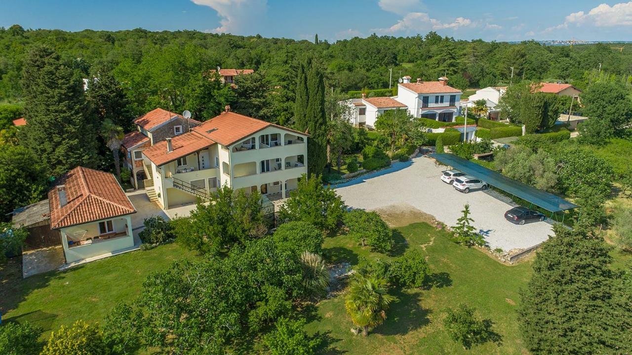 Apartments Saladinka Červar-Porat エクステリア 写真