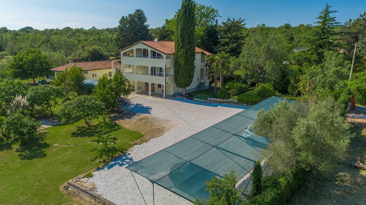 Apartments Saladinka Červar-Porat エクステリア 写真