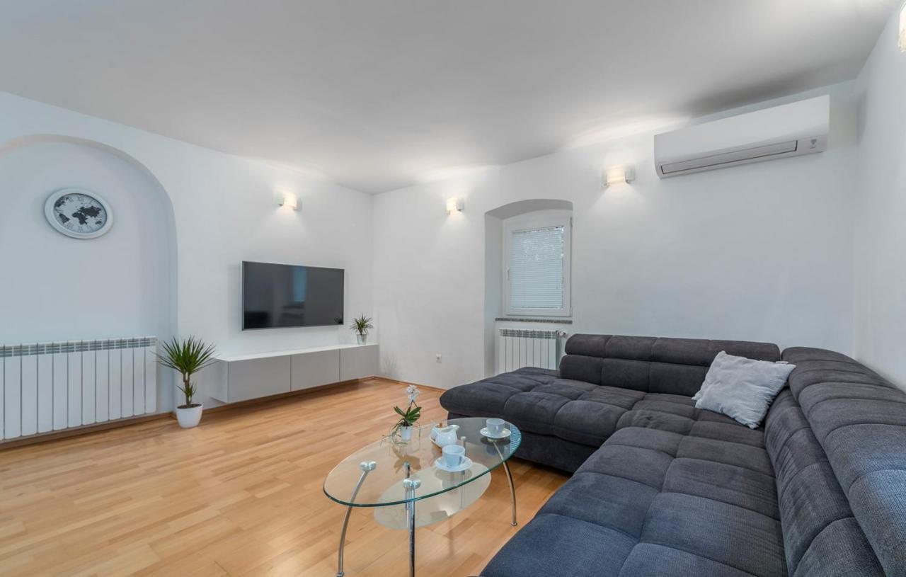 Apartments Saladinka Červar-Porat エクステリア 写真