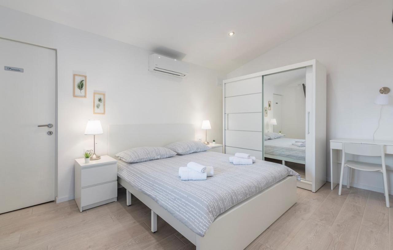 Apartments Saladinka Červar-Porat エクステリア 写真